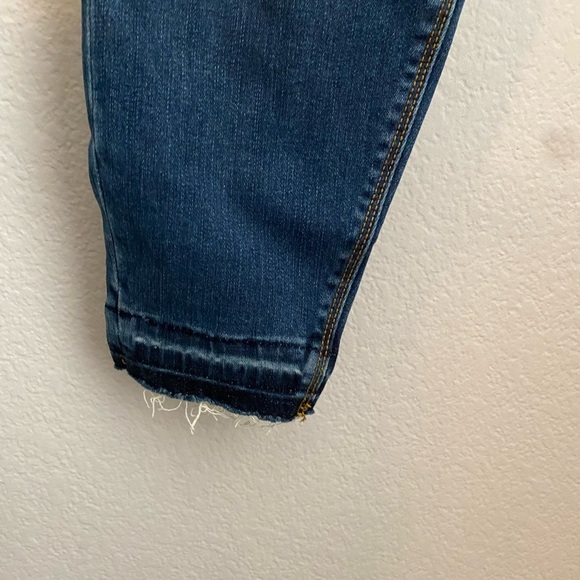 SPANX Blue Leggings with Classic Style and Distressed Details - Picture 5 of 6